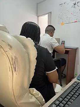 Angie_e - I masturbate in secret from my boss
