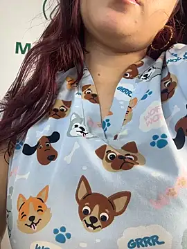 Nahomy_benet - Tits out and bouncing