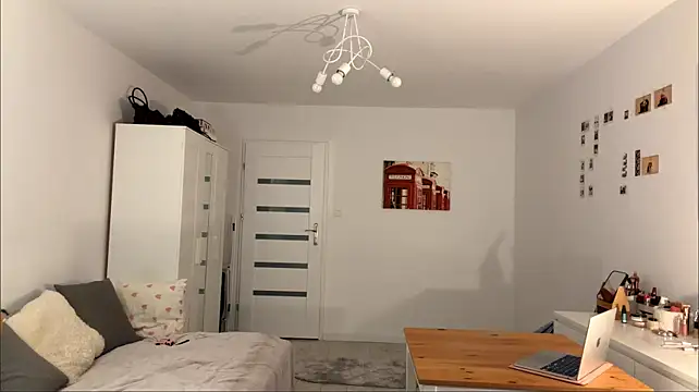 ConchitaRa - A little show my panties on my ass