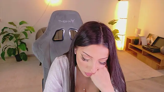 Tinapie - make my nipples hard