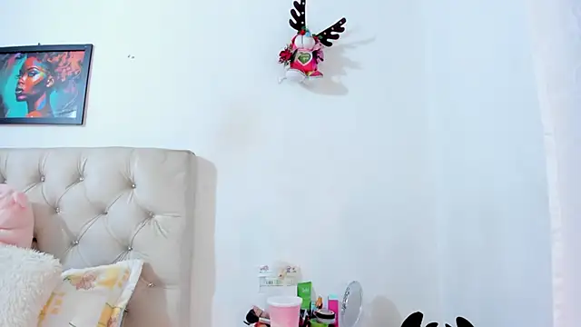 NayaWayne - striptease sensual