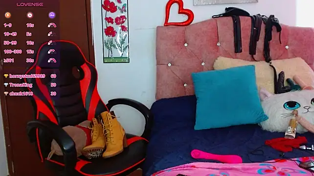 Natalyhotstepmom - FUMAR DESNUDA MONTAR DILDO