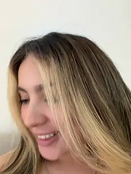 Cloee_Rainbow1 - Boobsjob with oil 🍒🍆🍒💦😏