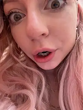 Melissa_grr - PANTS OFF! IN PANTIES IN CROWDED BK🍔
