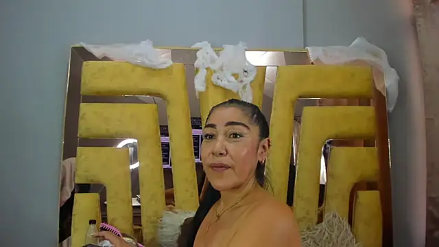 VikyThomsonn - anal