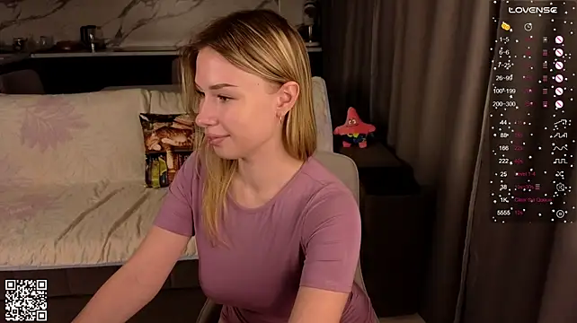 Sara_kaya - Lift up dress + massage tits close up💚