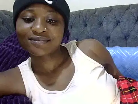 SweetTemptationKE - ridedildo and squirt