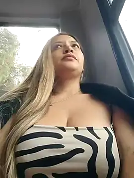 Alana_69 - Play dildo in the bus 😱🥵🔥