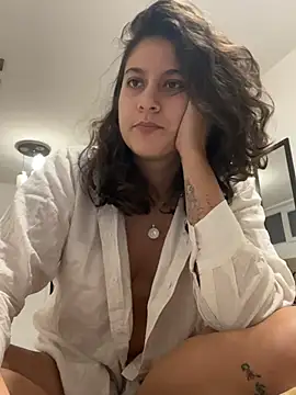 Lilith_hade - I kiss her big tits