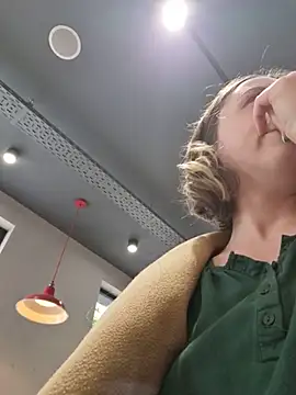 Public_Katrisha - 1 finger in my pussy