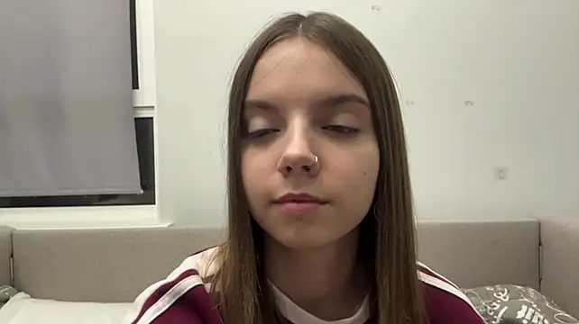 LisaPorse - show feet + rub my cheeks