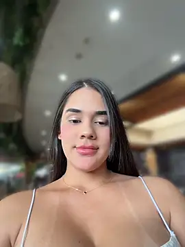 BellaLeclair_