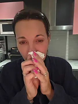 JuneLaFrenchie - Bain et squirt facial