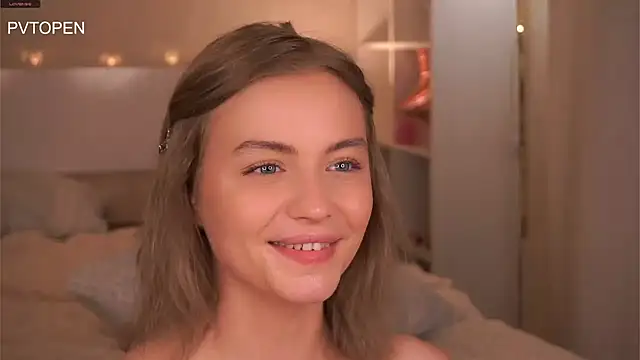 Missbeatriss - cum on face sex show