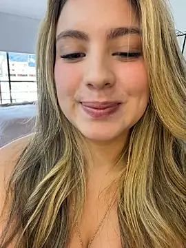 Cloee_Rainbow1 - Boobsjob with oil 🍒🍆🍒💦😏