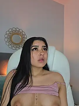 Emilyy_ - 2 fingers in my pussy