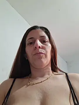 Chocolate-delicioso - Garganta profunda con dildo🔥