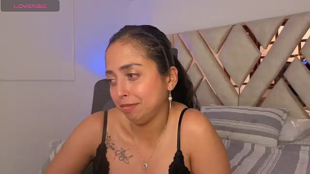 Sophievg - Two fingers in pussy 😏🔥