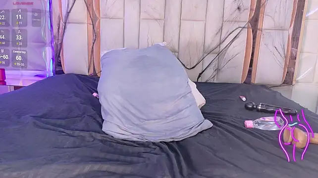 Sarah_Adamss - striptease show