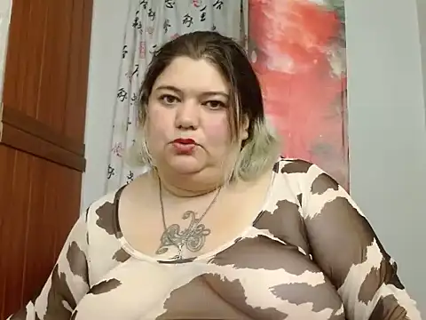 Luxes_Big - show open pussy