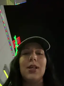 Bad_Girl_Elly - Fingering my pussy and squirt