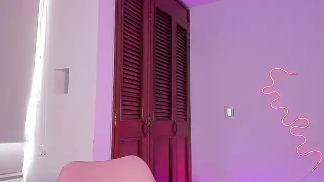 Londonttipton - pinch nipples