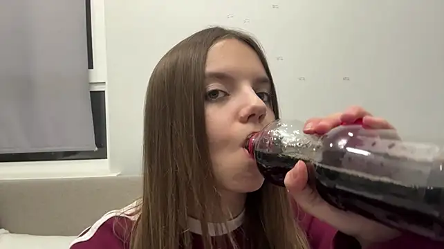 LisaPorse - show feet + rub my cheeks