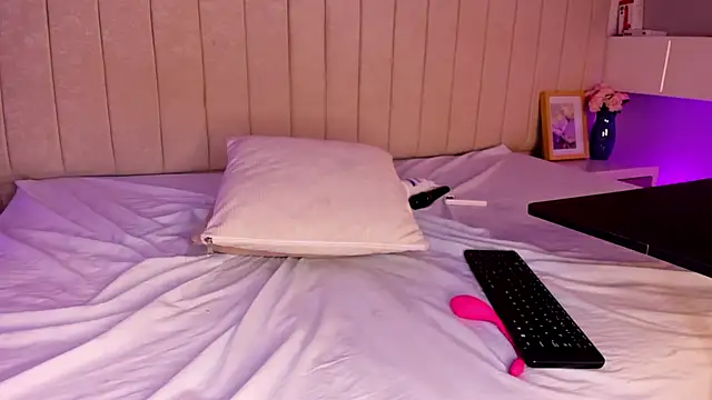 Littleolivia_ - show pussy + spread ass