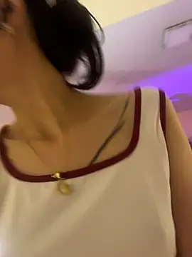 IvyLove7 - FINGERING IN THE LIVING ROOM