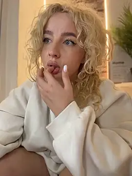 CurlyDaisy - keep teasing me and make me feel you