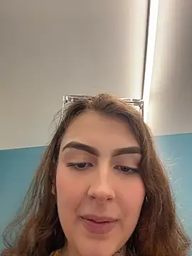 Miiabellovic - Shake boob on public