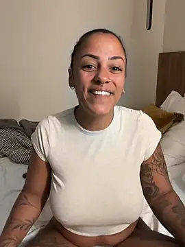 SweetPetiteNoir - Spread my legs and let the jets hit 😈