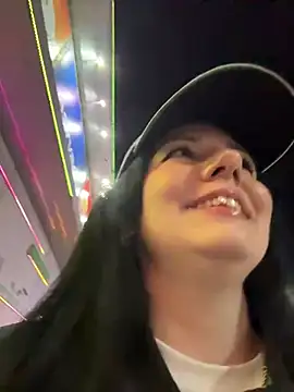 Bad_Girl_Elly - Fingering my pussy and squirt
