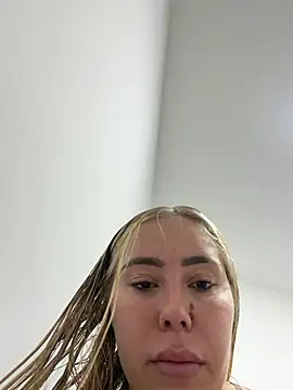 Noraheavenxo - take off top and show boobs 🫦