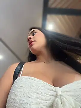 BellaLeclair_ - Bounce boobs 😈