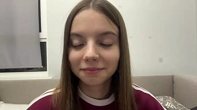 LisaPorse - show collarbone + show tongue