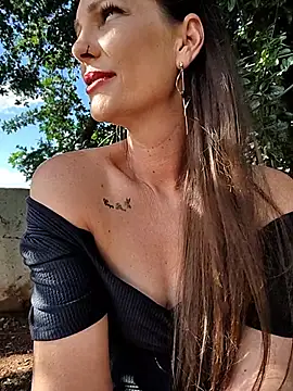 Karlacasada - Peitos babados 🤤