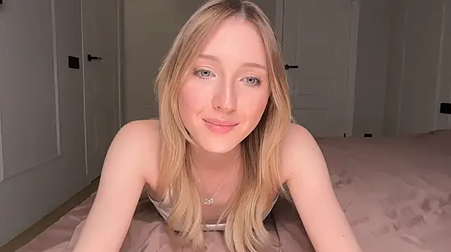 Kattie_Petite - Tease with t-shirt and underboobs