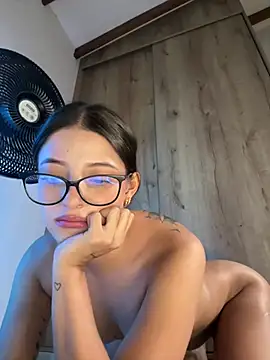 Arilw - Fingering with a lot of saliva