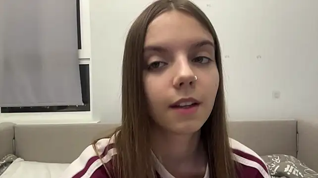 LisaPorse - show collarbone + show tongue