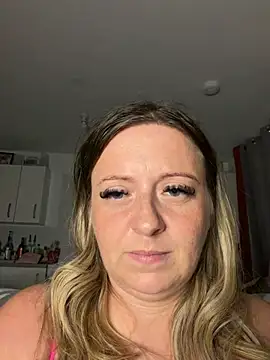 Poppyshaw_ - Oil show 🤤