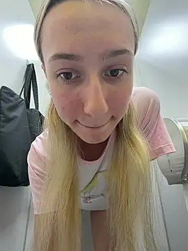 Lia-see-ya - Hi Lia! Welcome back! 👋🍬
