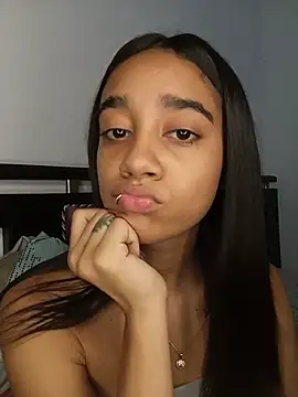 Zoe_Sweett18 - Naked+ finger in the ass