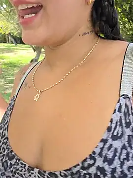 Camiysebas21 - Come suck my tits in the street.