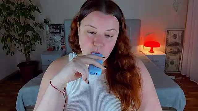 PolinaSalvatore - show boobs