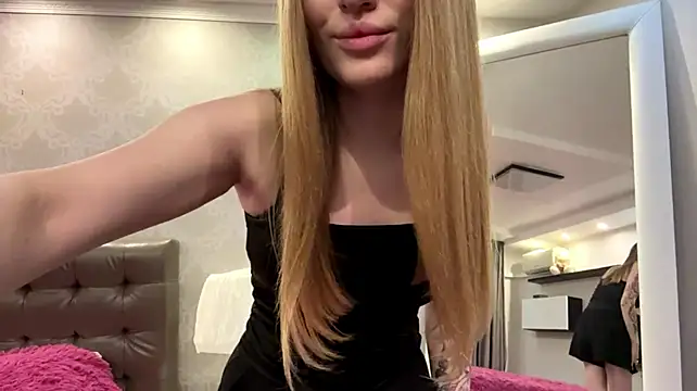 AmmieSenner - Show my sexy bra color first time