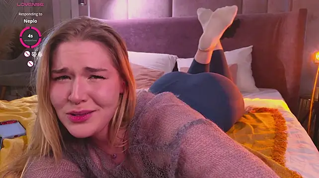 Smiley_Mia - spank me please