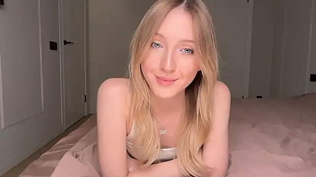 Kattie_Petite - Tease with t-shirt and underboobs