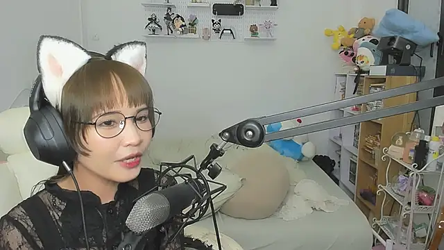 NeKo-nEk0-niI - strip tease