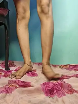 Salonisassy - Full nude and sapnk ass 10 x